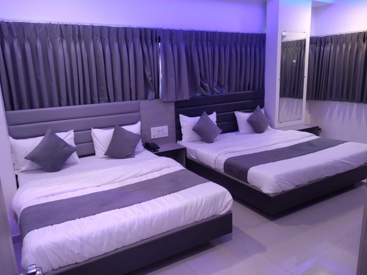 Hotel Selfie Inn Ahmedabad Exterior foto